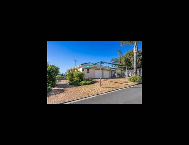 4 BEDROOM HOUSE FOR SALE IN PROTEA VALLEY